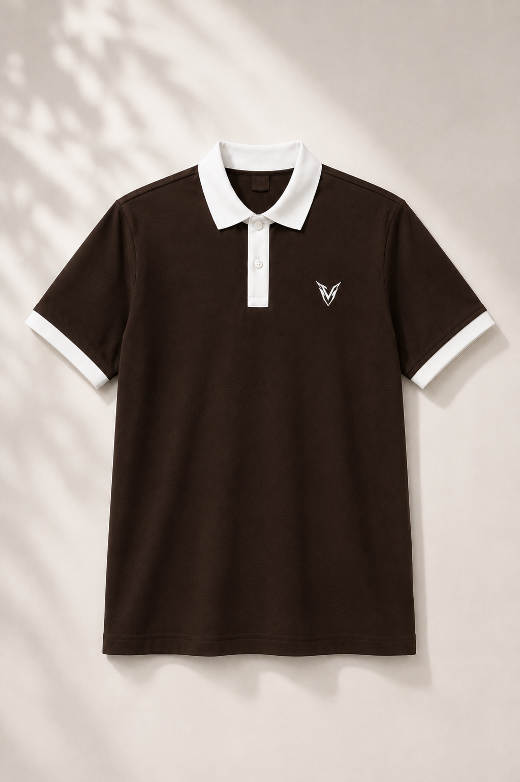 Polo Premium Marrón con Cuello Blanco | Veyron